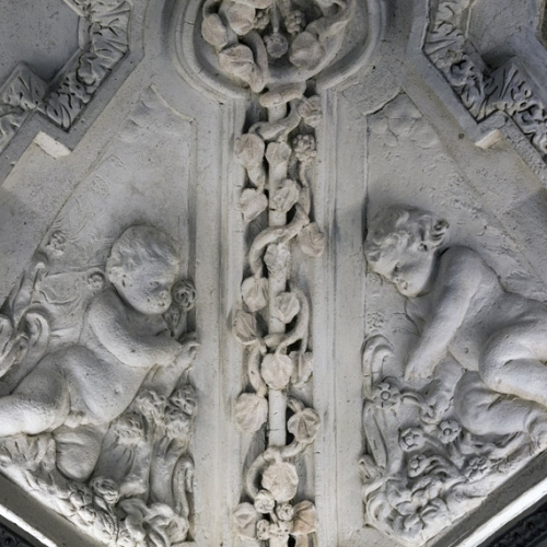Bernardino Quadri, Putti che coltivano il gelso, 1669, stucco, particolare della volta. Reggia di Venaria, Gabinetto degli uccelli, appartamento di Madama Reale